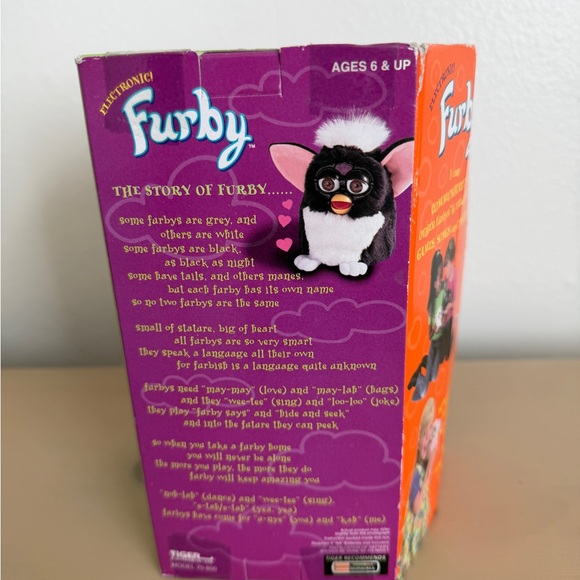 Never opened new 1998 vintage White Furby Interactive Toy - Picture 3 of 4